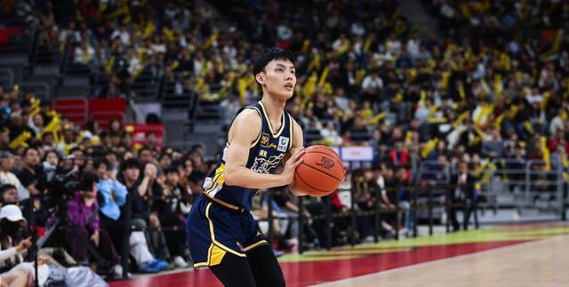 AA, 的主力后卫 AA, 的主力后卫